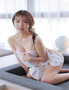 8OS手机电影-小鹤多姨